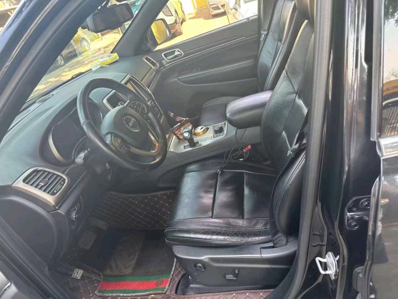 淄博16年Jeep大切诺基2