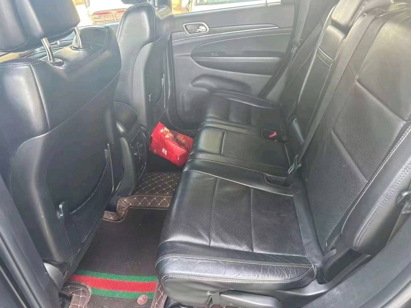 淄博16年Jeep大切诺基4