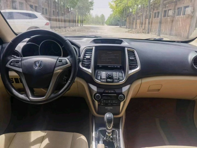 保定16年长安汽车逸动6