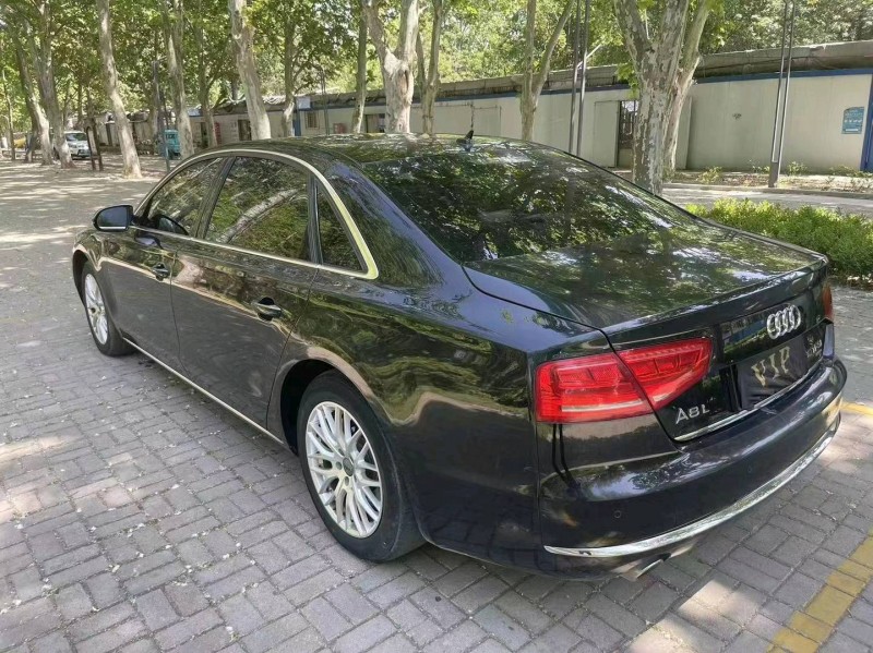 青岛13年奥迪A8L6