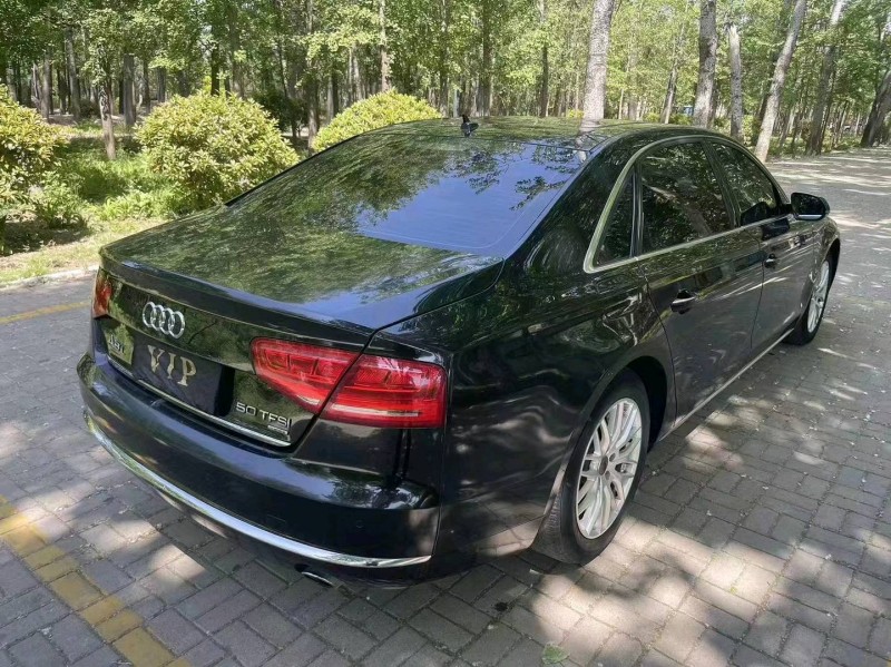 青岛13年奥迪A8L8