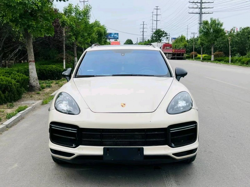 聊城12年保时捷卡宴1