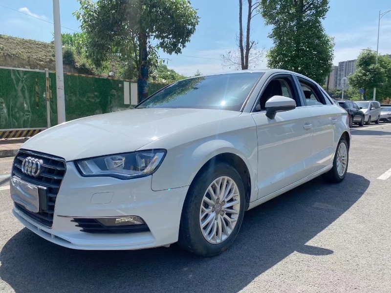 成都17年奥迪A33