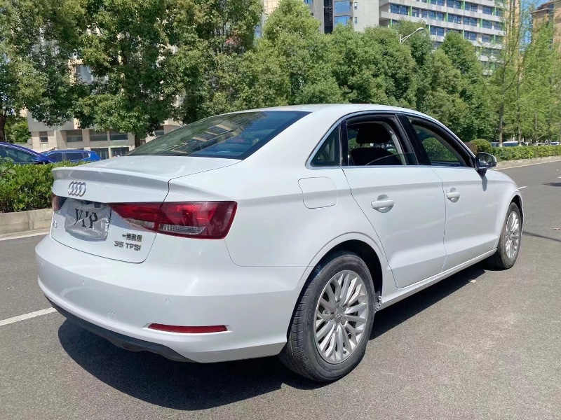 成都17年奥迪A37