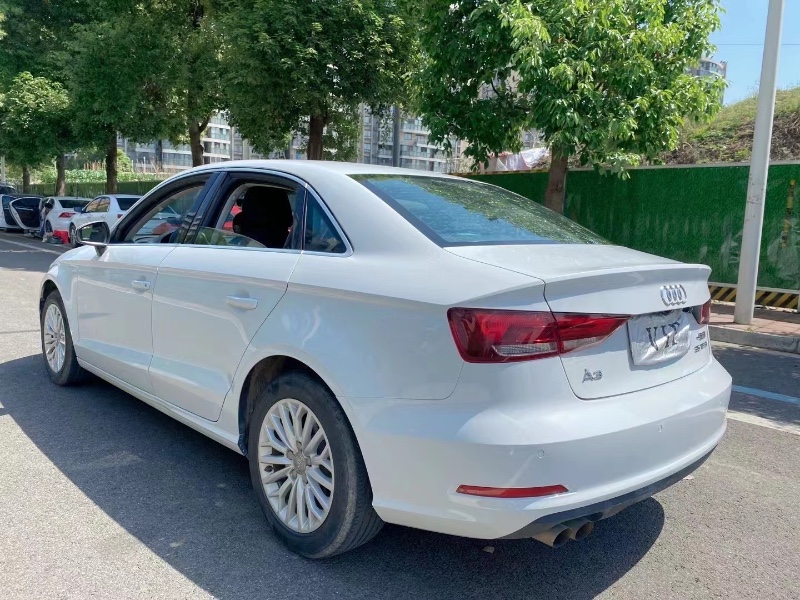 成都17年奥迪A39