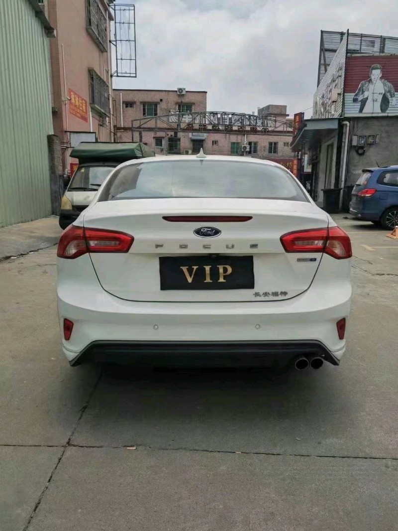 深圳20年福特福克斯4