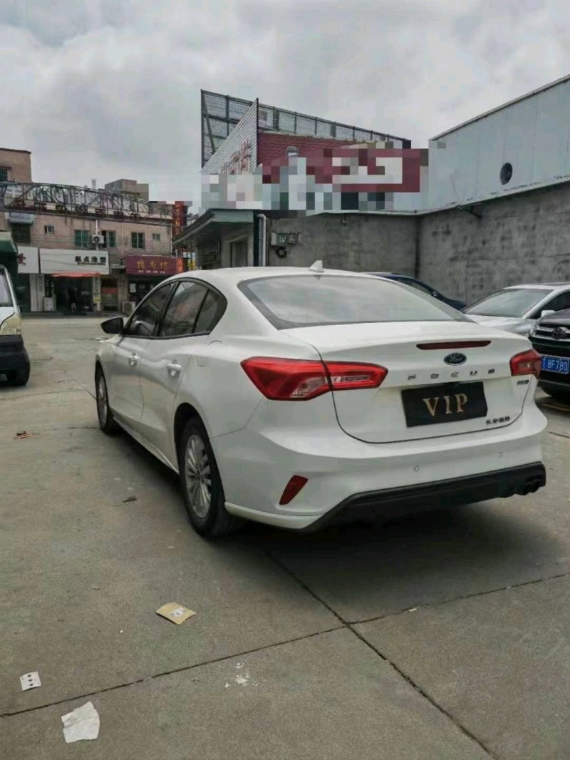 深圳20年福特福克斯8