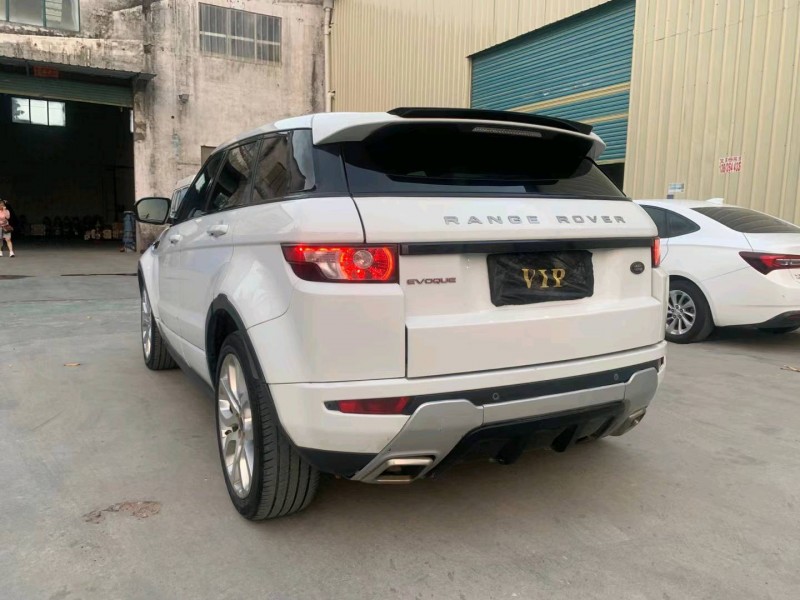 深圳12年路虎极光4