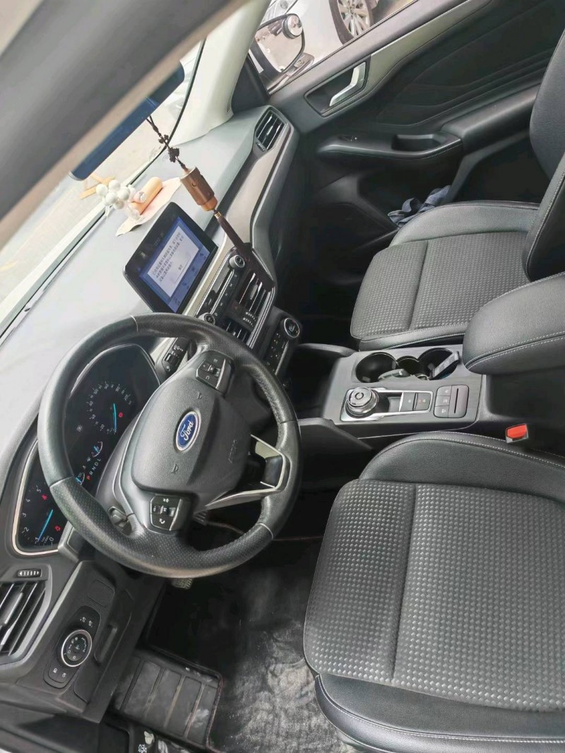 珠海20年福特福克斯8