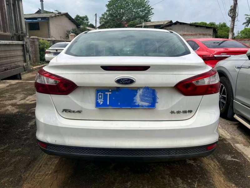 衡阳15年福特福克斯4