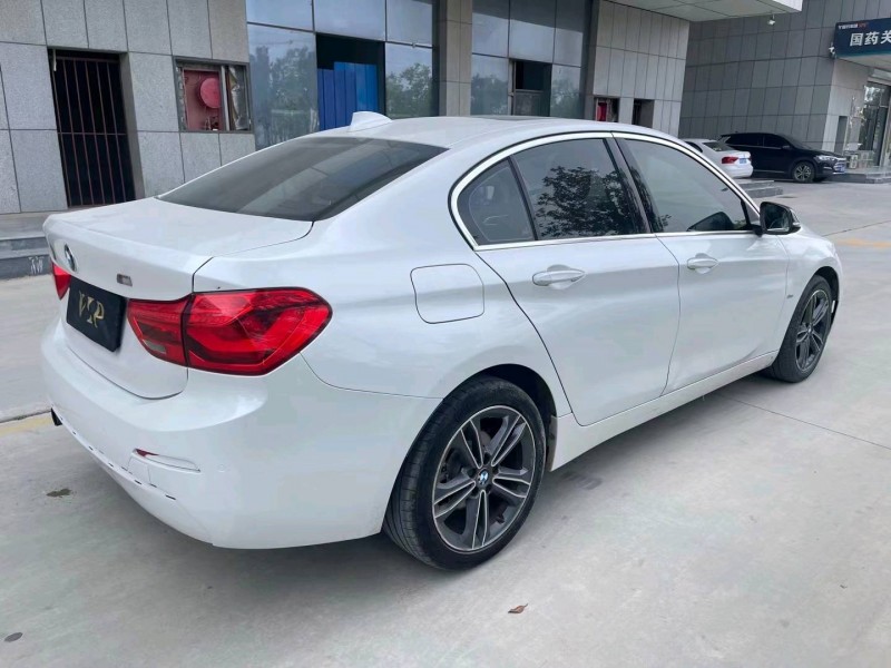 济宁18年宝马1系8