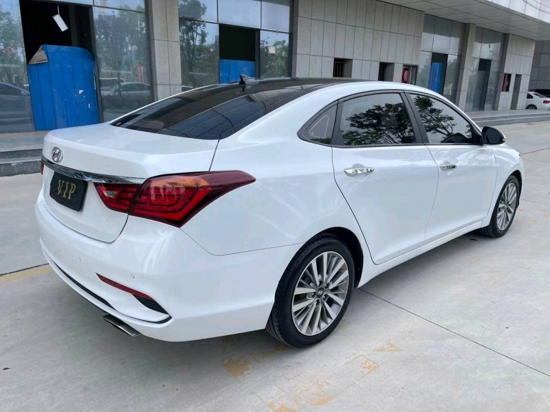 济宁18年现代名图8