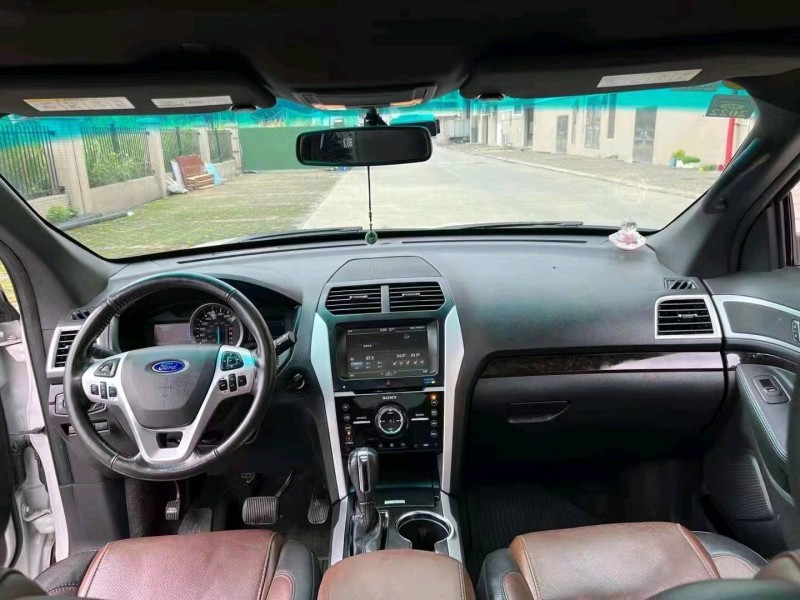 深圳15年福特探险者4