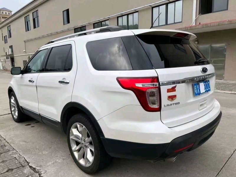 深圳15年福特探险者8