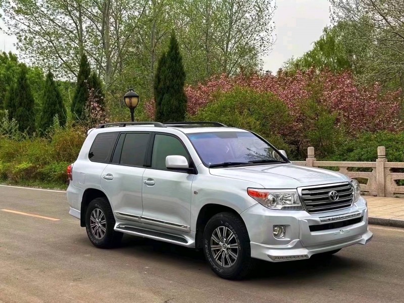 济南14年丰田兰德酷路泽2