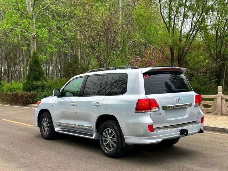 济南14年丰田兰德酷路泽5