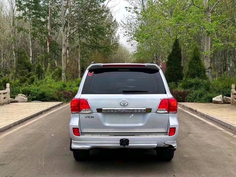 济南14年丰田兰德酷路泽6