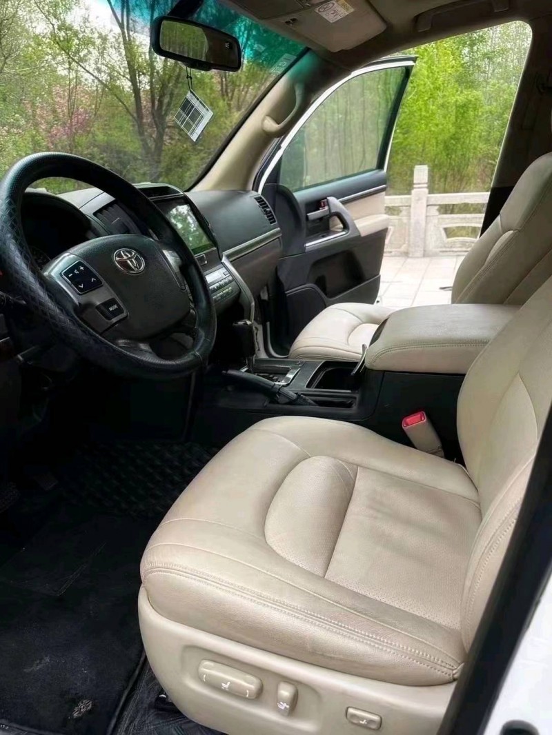 济南14年丰田兰德酷路泽7