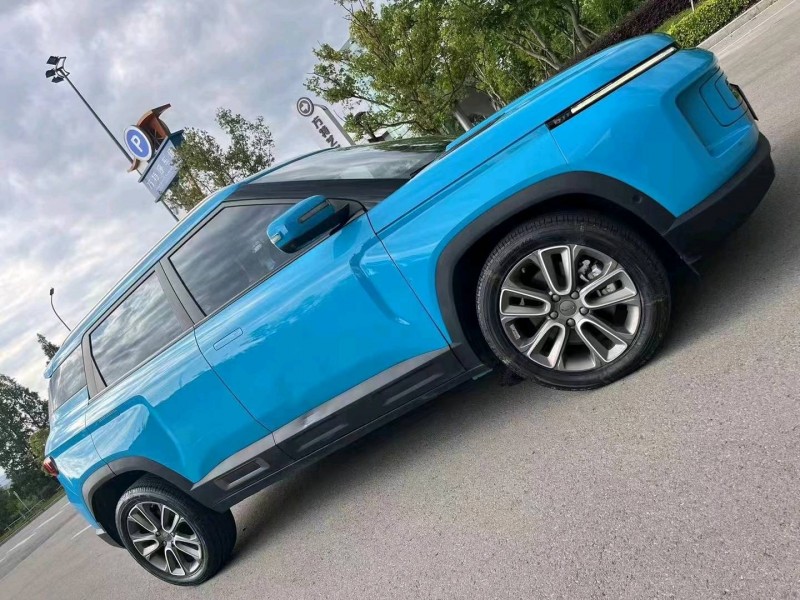 成都20年吉利icon3