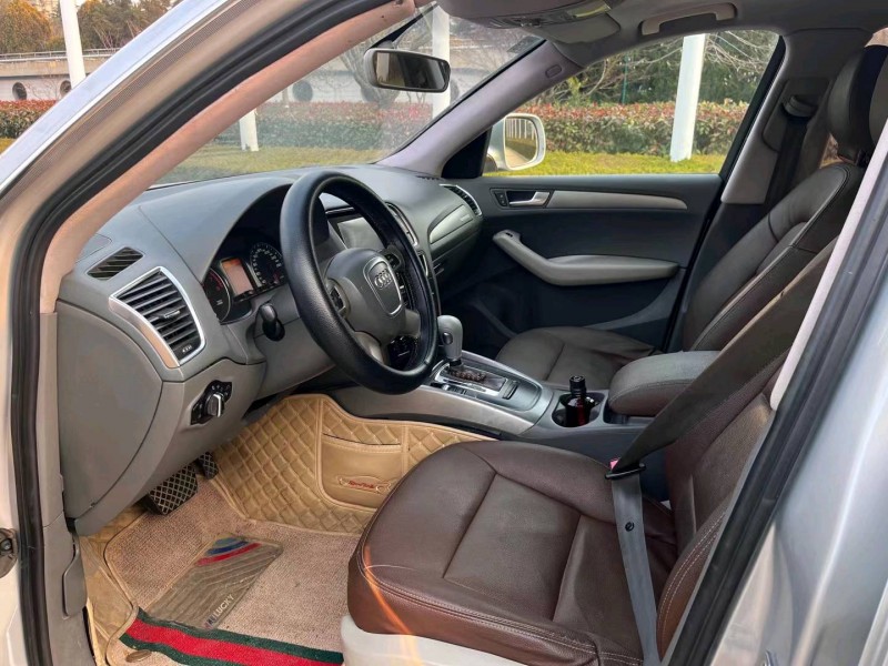 济南10年奥迪Q56