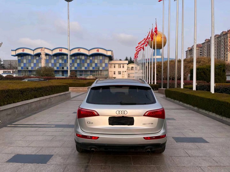 济南10年奥迪Q59