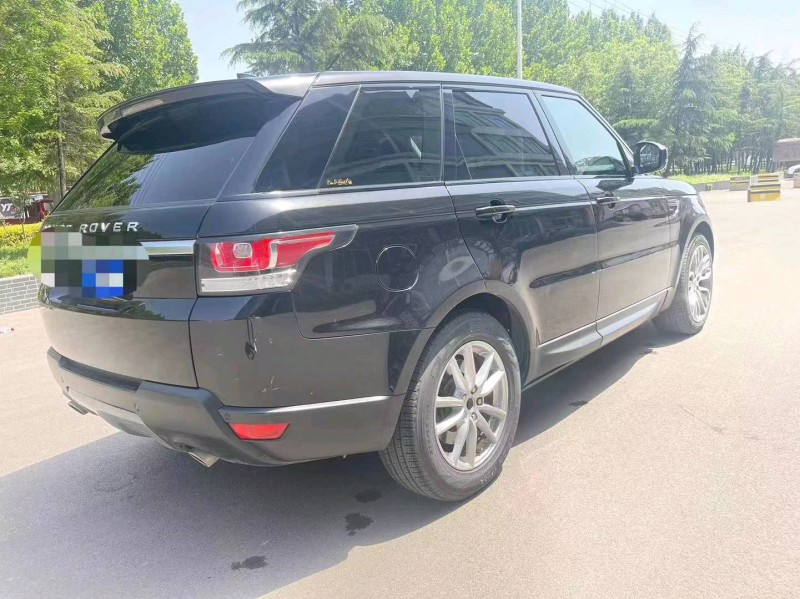 东营17年路虎揽胜运动7