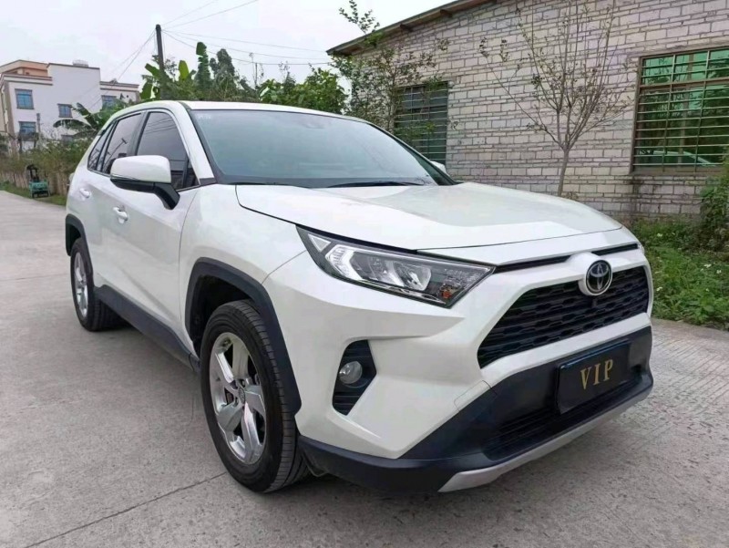 深圳21年丰田RAV43
