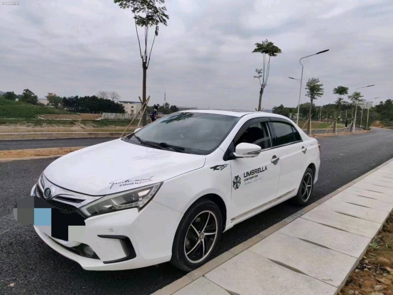 深圳15年比亚迪秦3