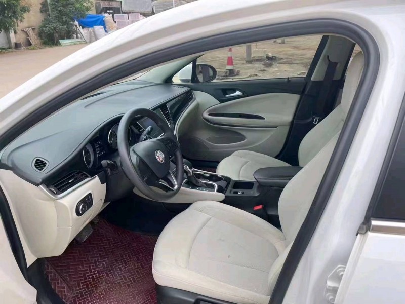 深圳20年别克威朗7