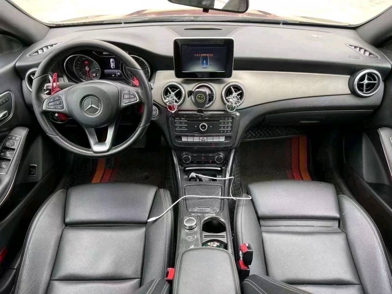 青岛17年奔驰CLA9