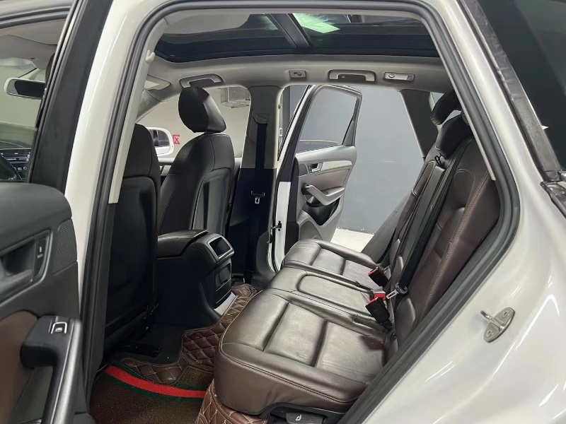 成都15年奥迪Q57