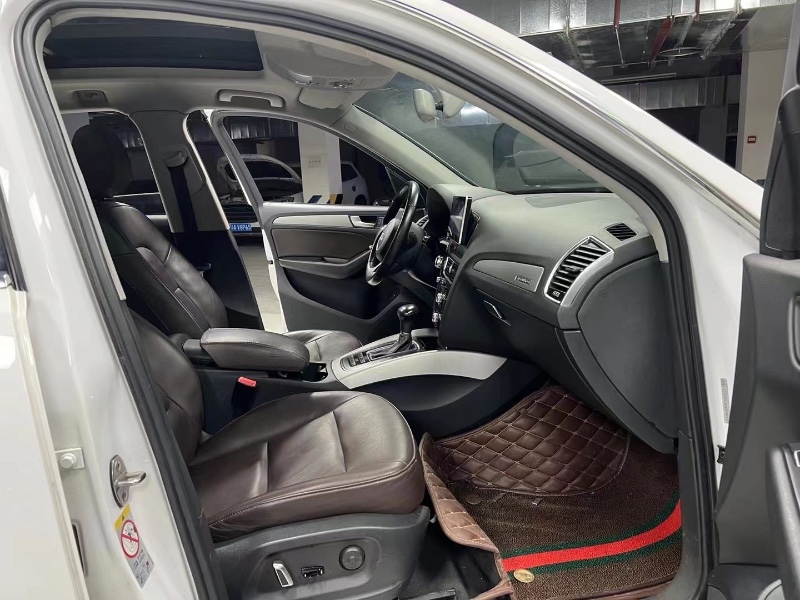 成都15年奥迪Q59