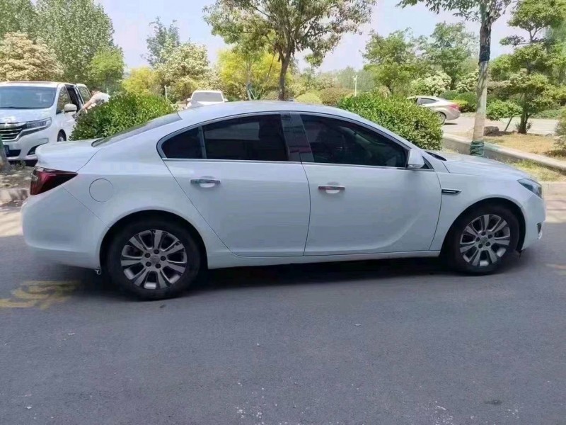 青岛15年别克君威4