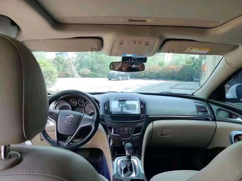 青岛15年别克君威8