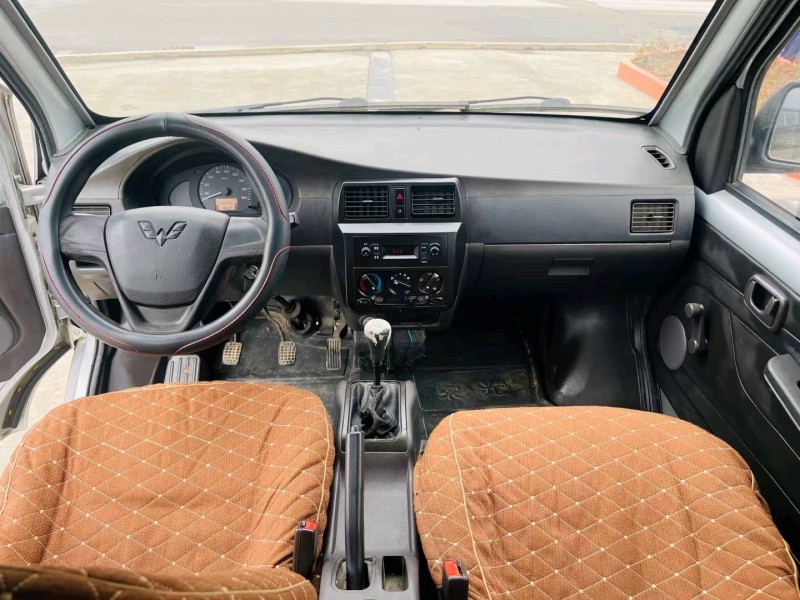 聊城16年五菱汽車榮光5