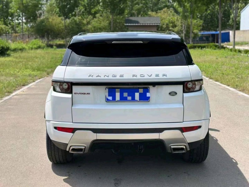 青岛15年路虎极光3