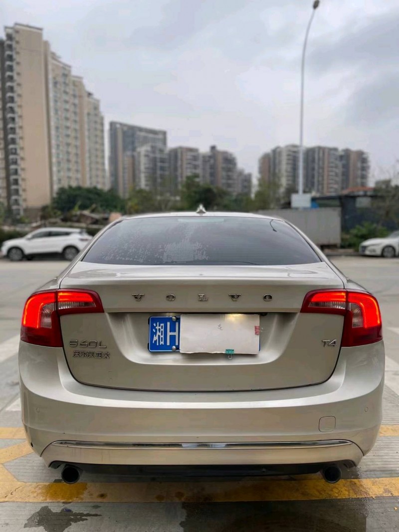 中山17年沃爾沃S60L9