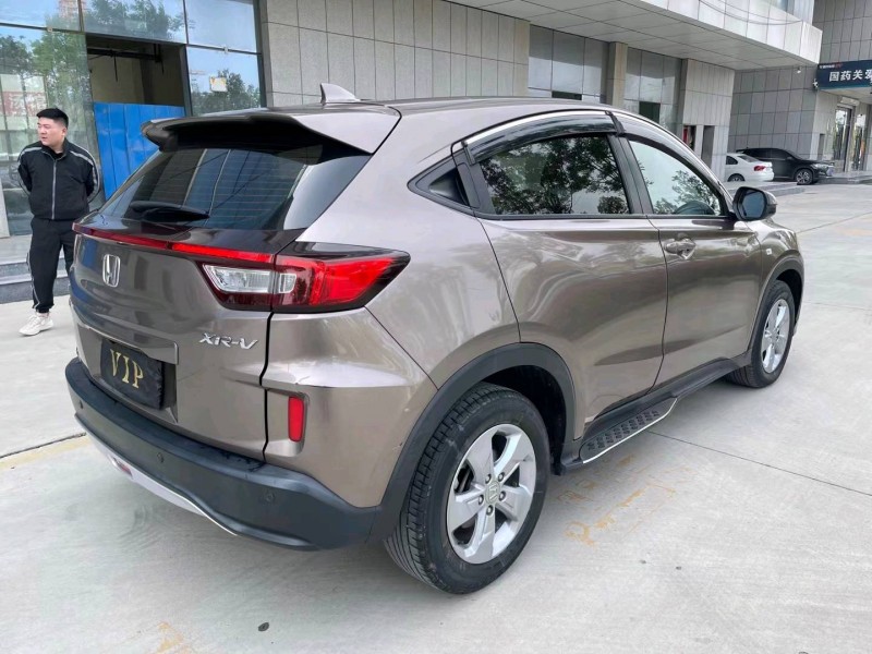 济宁18年本田XRV8