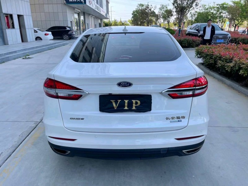 济宁19年福特蒙迪欧9