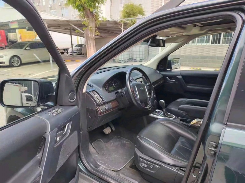 深圳11年路虎神行者8