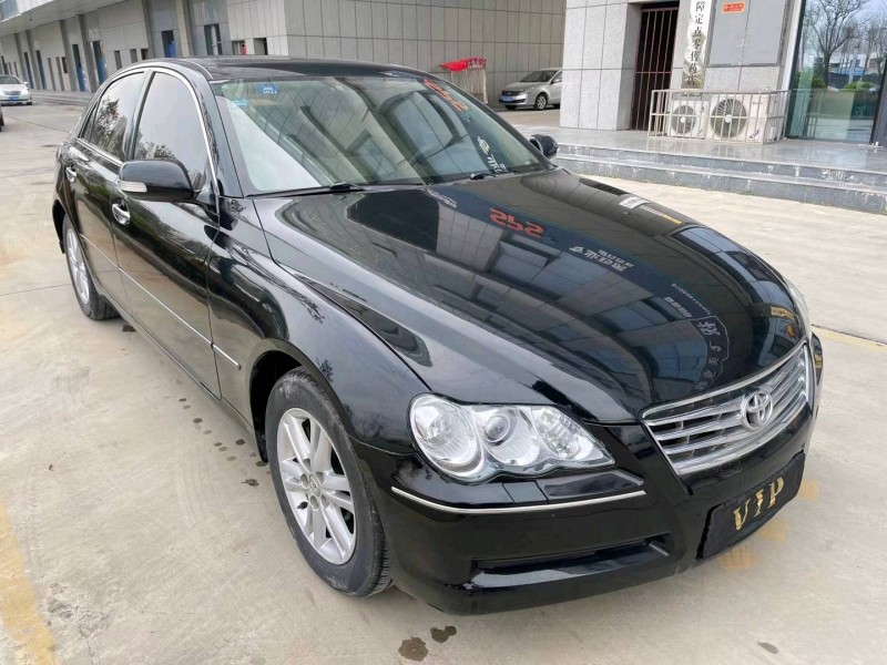 济宁09年丰田锐志2