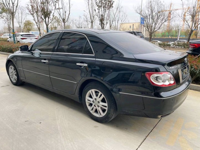 济宁09年丰田锐志6