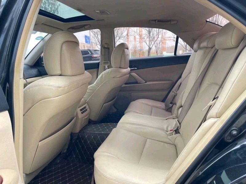 济宁09年丰田锐志5