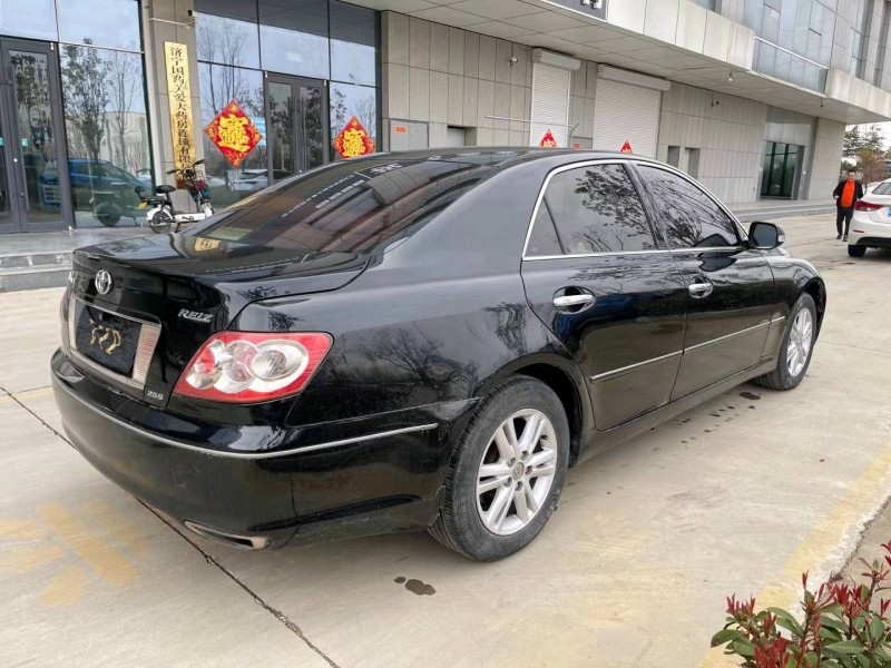 济宁09年丰田锐志7