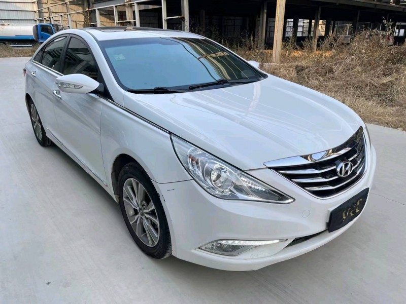 济宁15年现代索纳塔八3