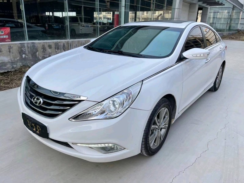 济宁15年现代索纳塔八2