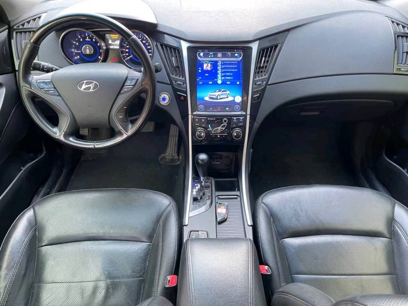 济宁15年现代索纳塔八6