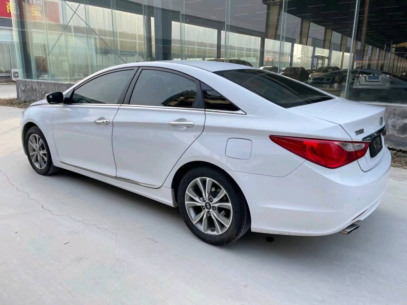 济宁15年现代索纳塔八7