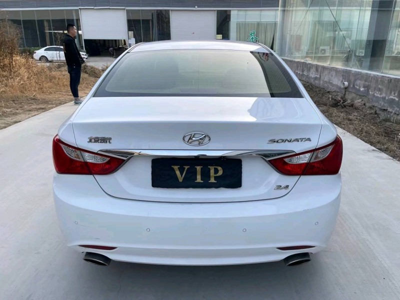 济宁15年现代索纳塔八9