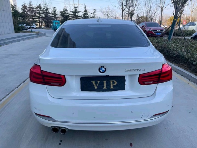 济宁18年宝马3系9